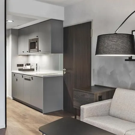 By Marriott Ostbahnhof Szálloda 4*
