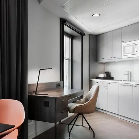 By Marriott Ostbahnhof Отель