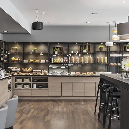 By Marriott Ostbahnhof Отель