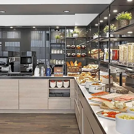 Hotel By Marriott Ostbahnhof 4*